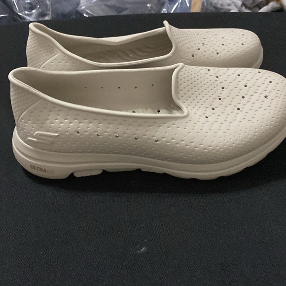 NWOT SKECHERS ULTRA GO FOAMIES WO SIZE 10 CREAM COLOR SLIPON WATER /CASUAL SHOES - Picture 7 of 14
